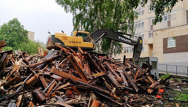 В Екатеринбурге снесут многоквартирник: собственников принудят к выселению через суд