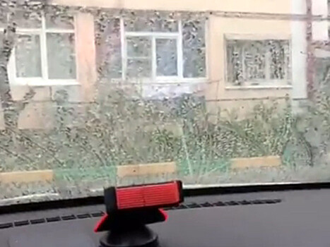 Автомобили сочинцев вновь испачкал грязевой дождь, пришедший из Африки (ФОТО, ВИДЕО)