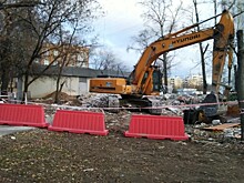В ЮЗАО территорию рядом с магазином освободили от самостроя