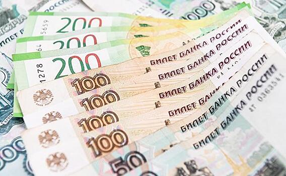 Рубль и доллар бегут из банков