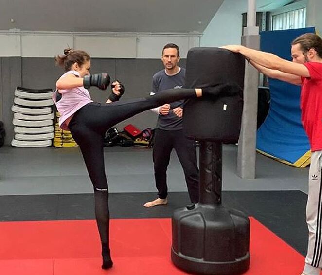  После этого интересные предложения стали сыпаться одно за другим: "Обливион" с Томом Крузом,  "Человек ноября" с Пирсом Броснаном, "Искатель воды" с Расселом Кроу, "Агент Джонни Инглиш 3.0" с Роуэном Аткинсоном. 