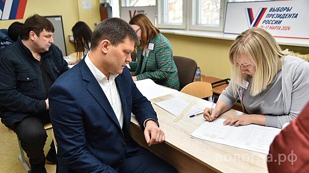 Мэр Вологды Сергей Воропанов отдал свой голос на выборах Президента России