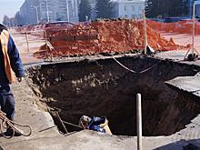 Провал на главной площади Бердска будет устранен к 9 Мая