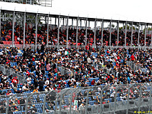 Обломки машины Магнуссена травмировали зрителя