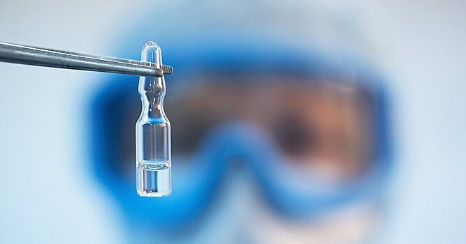 Вакцина от коронавируса вызвала таинственные болезни
