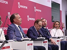 Мэр Орлов поддержал екатеринбургскую промышленность на «Иннопроме»