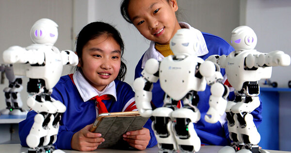 Уроки науки и техники обогащают школьную жизнь в Уане