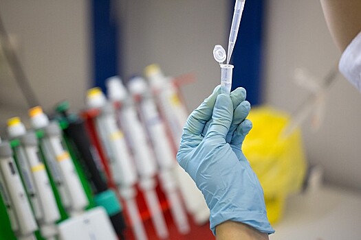 Ученый оценил безопасность единой вакцины от гриппа и коронавируса