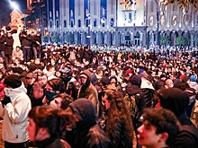 Митингующие в Тбилиси переместились на проспект Руставели