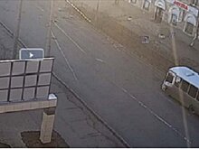 В Петрозаводске в маршрутном автобусе из-за резкого торможения травмирована девушка