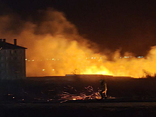 “Ехать по трассе страшно”: масштабный пожар забушевал в Юрге