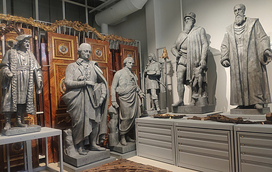 Государственный Эрмитаж представил выставку оригиналов деталей архитектуры зданий музея