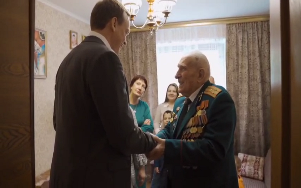В Рязани губернатор в День Победы навестил участников Великой Отечественной