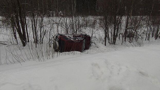 Внедорожник перевернулся на Вологодской трассе
