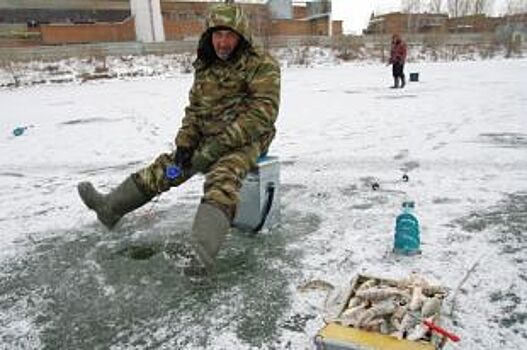 Когда в Волгоградской области можно рыбачить со льда?