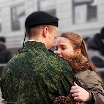 Жених девушки трагически погиб в армии, а спустя три года они встретились вновь