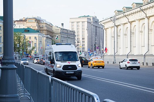 В Москве 11-летнего школьника на самокате сбила машина