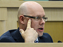 Сенатор пригрозил Шараповой судом из-за приписываемого им романа