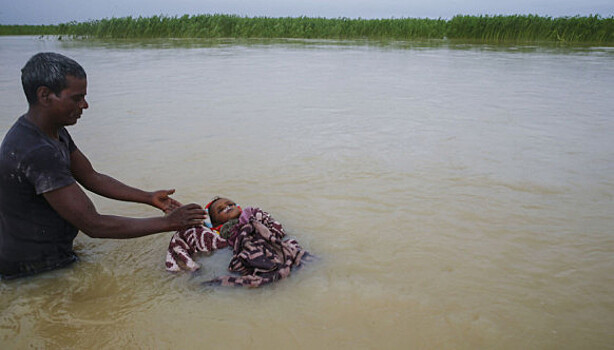 В Южной Азии сильнейшее наводнение за десятилетие, но никто об этом не говорит