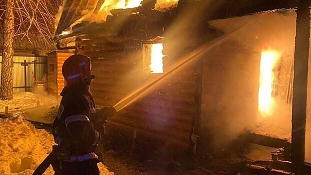 В Саранске сгорел гараж с автомобилем