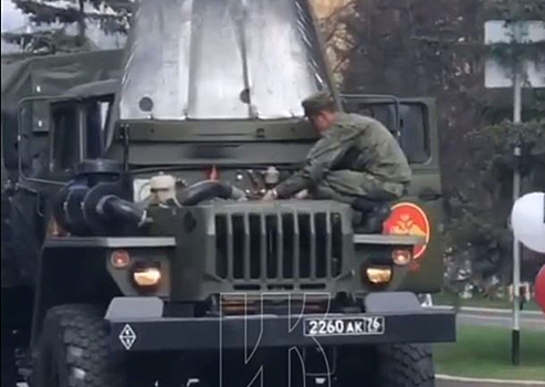Военные объяснили возгорание техники на параде 9 мая в Кемерове