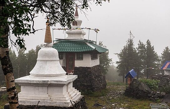 Туристы заблудились на горе Качканар на пути к буддийскому монастырю