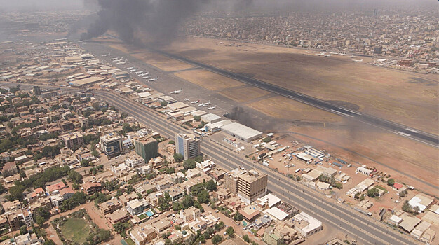 Франция начала эвакуацию граждан страны из Судана