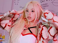 Чеён из K-pop-группы TWICE дебютирует сольно