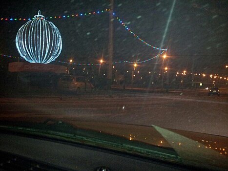 В Пензе ночью из-за ДТП «Форд» влетел в Глобус»