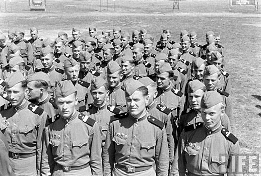 Зачем Жуков в 1956 году переодел Советскую армию