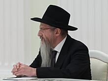 Главный раввин России попал в больницу из-за сотрясения мозга