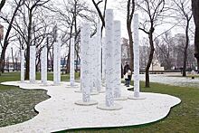 Новая городская скульптура «Столпы» появилась в Краснодаре