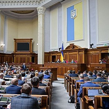 Чем дальше, тем хуже. Украина катится от конституционного кризиса к парламентскому