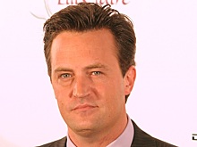 Загадочный звонок в 15 секунд: в день трагедии из дома Мэттью Перри обращались в службу спасения 911