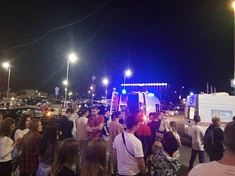 В Оренбуржье попавший в ДТП автомобиль вылетел на тротуар