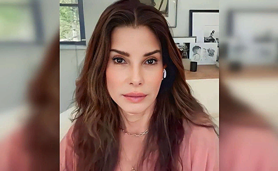 Сандру Буллок сняли дочерью на прогулке впервые после смерти мужа