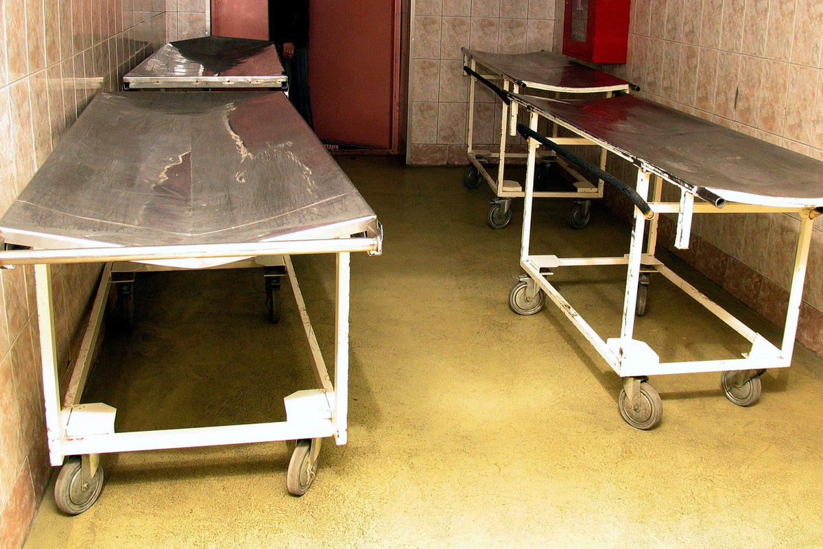 Заведующий моргом осужден за взятки с родственников умерших