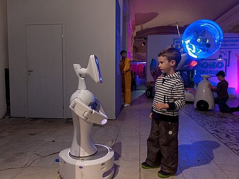 Уроки истории от роботов ждут гостей "Робостанции" в майские праздники