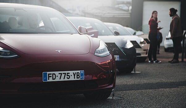 Крупнейший покупатель электромобилей в Европе отказался от Tesla из-за низкого качества сборки