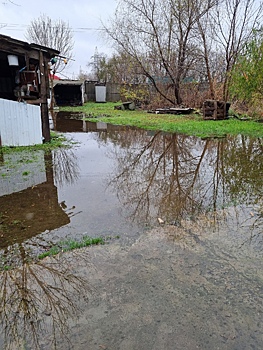 Ждут помощи: в Ростове жители Шоссейной вынуждены жить в затопленном доме