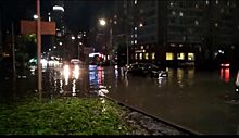 Улицы Красноярска затопило после вечернего дождя