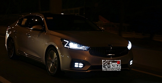 Новый седан Kia Cadenza 2016 сфотографировали «вживую»