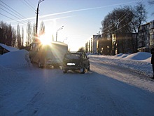 В Балакове "Нива" на повороте протаранила автобус "ПАЗик"