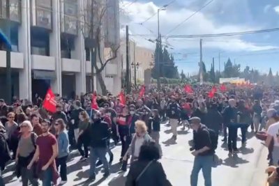 В Греции против митингующих анархистов применили слезоточивый газ
