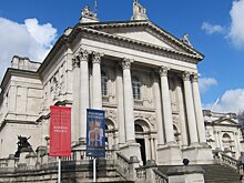 Британская галерея Тейт разрывает связи с Вексельбергом и Авеном