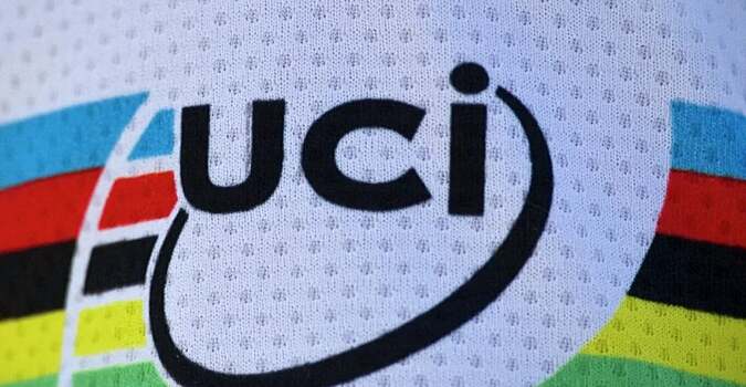 UCI опубликовал протокол безопасности гонок с "пузырями" для команд