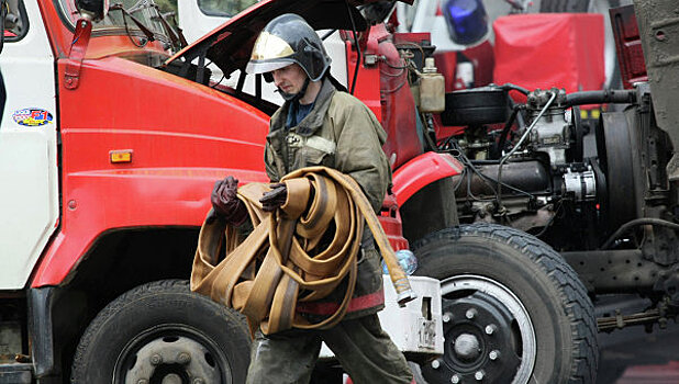 Пожар на автосервисе в Москве потушен