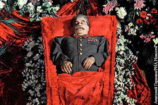От чего умер Сталин?