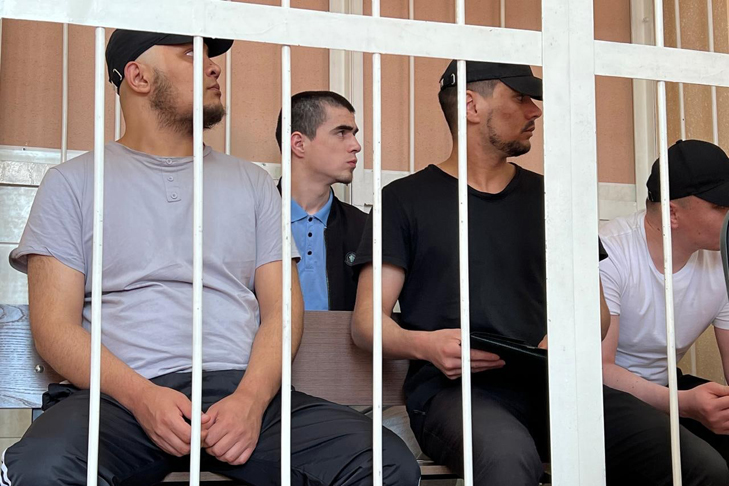 Суд вынес приговор мигрантам за избиение надзирателя ИК-14 под Новосибирском