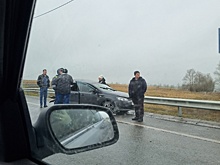 В Курской области столкнулись грузовик и легковушка